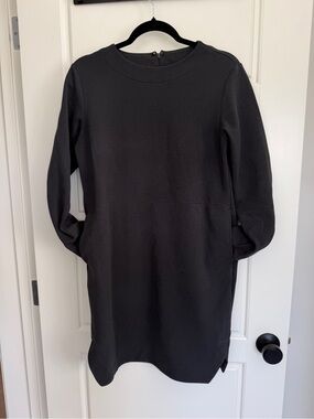MEC Black Long Sleeve Shift Dress